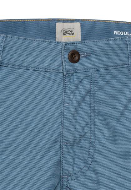 Regular Fit Cargo Shorts mit Minimal Print elemental blue