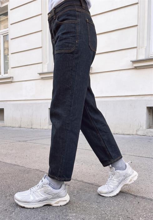 relaxed-barrel-leg-leg-jeans-im-loose-fit-rinse-washed