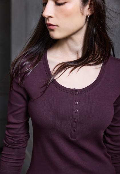 Rippshirt mit Knopfdetail royal plum
