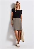 Rock in Unifarbe dark tumbled beige