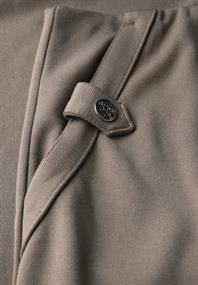 Rock in Unifarbe dark tumbled beige