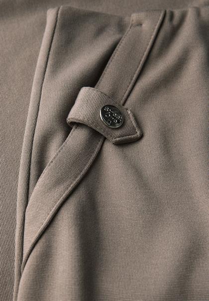 Rock in Unifarbe dark tumbled beige