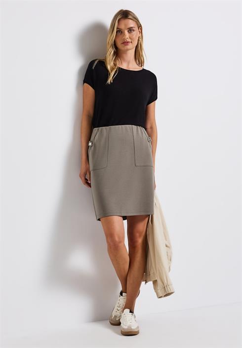 rock-in-unifarbe-dark-tumbled-beige