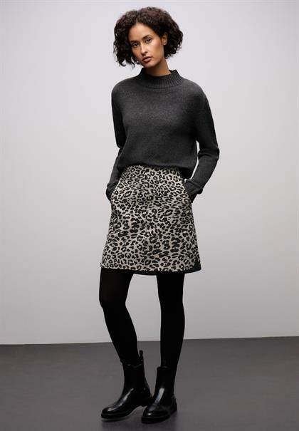 Rock in Wolloptik mit Nieten soft beige