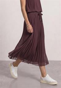 rustic rouge