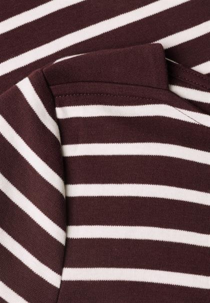 rustic rouge