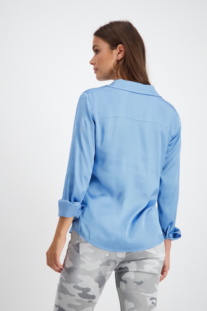 satin-bluse-zum-knöpfen-arctic-blue