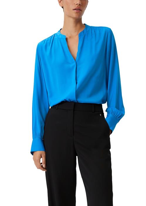 satinbluse-aus-viskosemix-blau