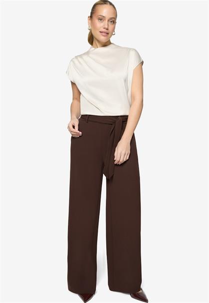 Satinbluse mit Stehkragen eggnog