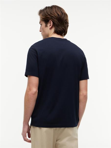 SCRIPT STACK REGULAR TEE desert sky