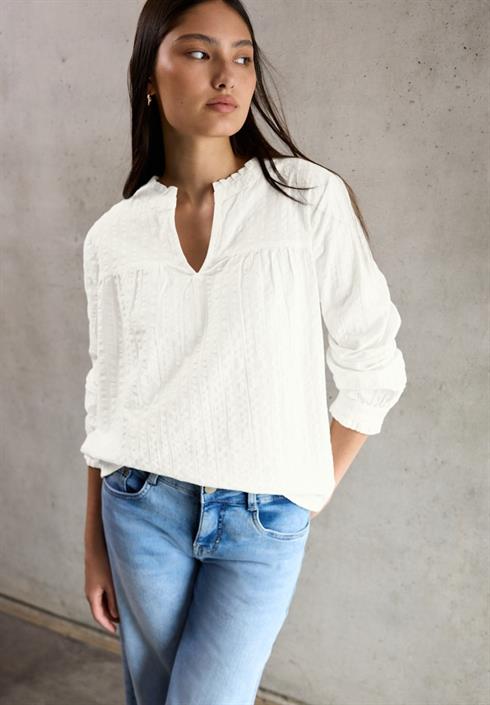 seersucker-bluse-mit-rüschen-off-white