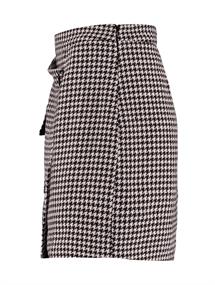 SH P ST Mo44dena 7385 pepita