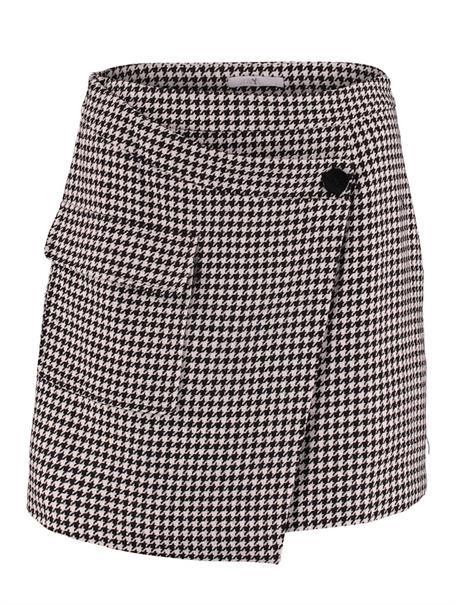 SH P ST Mo44dena 7385 pepita