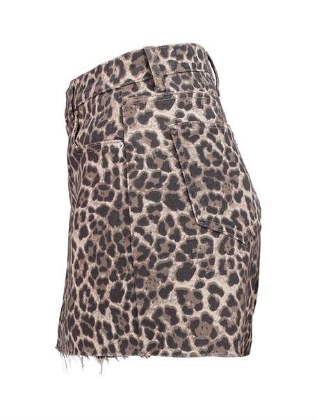 SH P TR La44nia 7878 leo