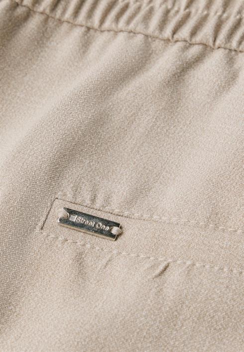 sheer-beige-mel