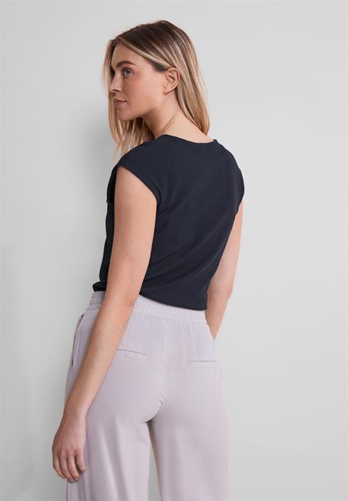 shirt-mit-herz-ausschnitt-deep-blue