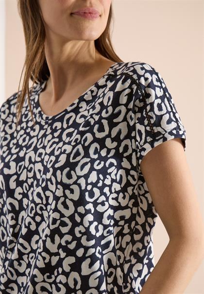 Shirt mit Spitzendetail und Leo-Print urban dark blue