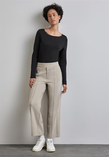 Shirt mit U-Boot-Ausschnitt black