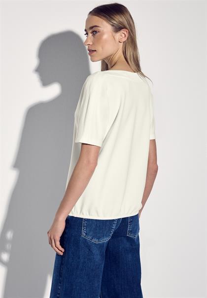 Shirt mit U-Boot-Ausschnitt off white
