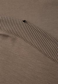 Shirt mit U-Boot-Ausschnitt silk brown