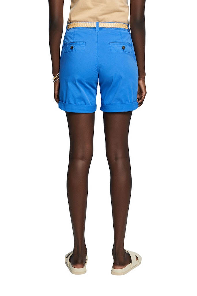 shorts-mit-raffia-flechtgürtel-bright-blue