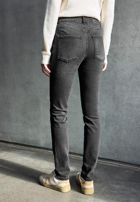 skinny-fit-jeans-black-washed