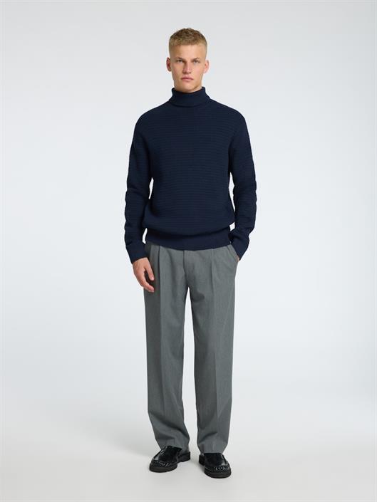 slhtheo-ls-knit-structure-roll-neck-sky-captain