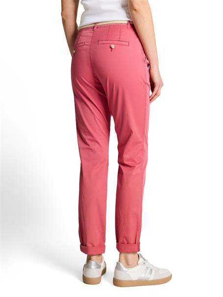 Slim Chino Hose mit Gürtel cozy pink