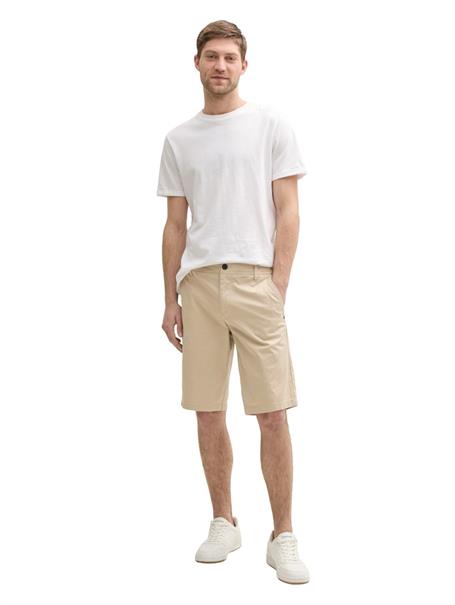 Slim Chino Shorts beige triangle print