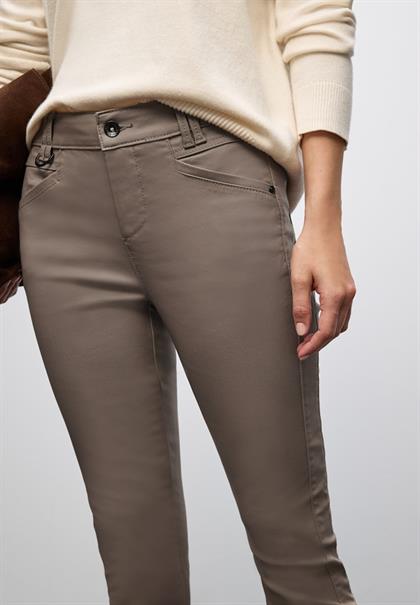 Slim Fit Coated Hose silk brown