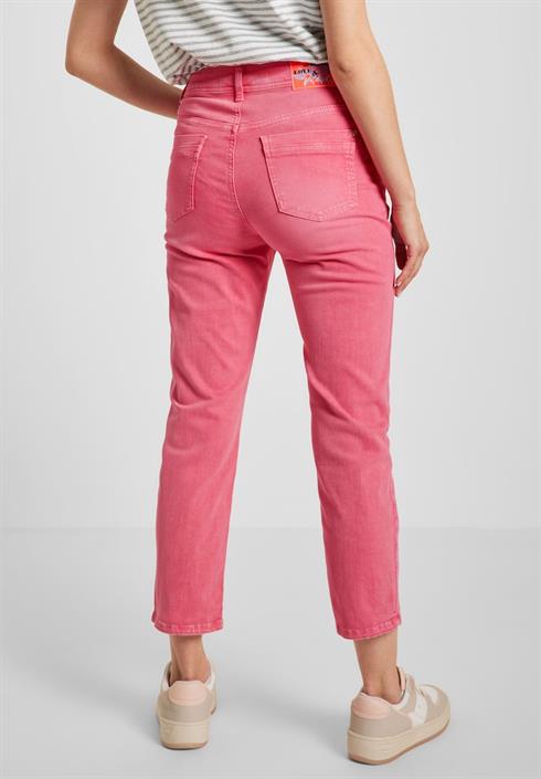 slim-fit-coloured-jeans-strawberry-red