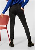 Slim Fit Hose in Lyocell black