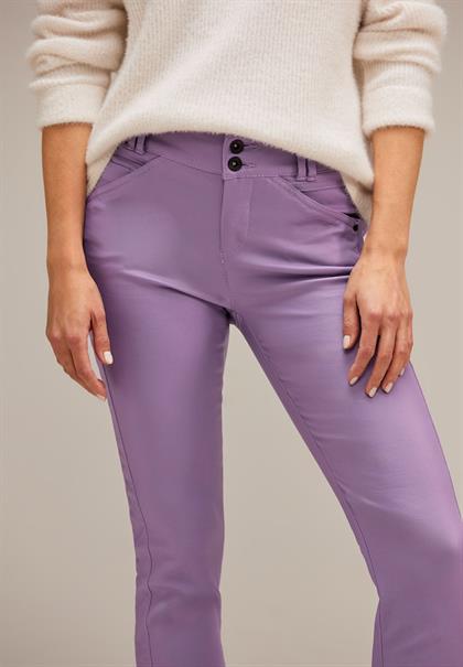 Slim Fit Hose mit Coating dusty lupine lilac