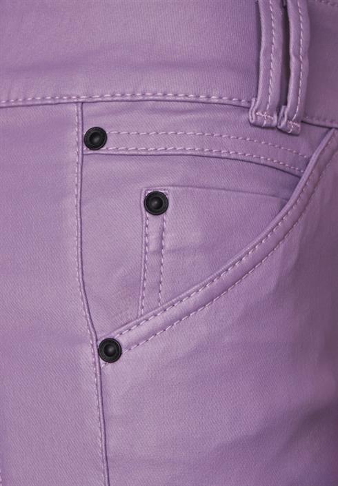 slim-fit-hose-mit-coating-dusty-lupine-lilac
