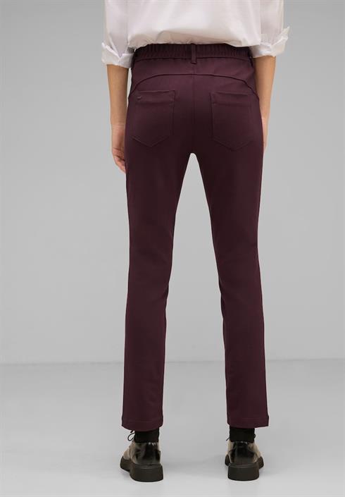 slim-fit-hose-plummy-wine