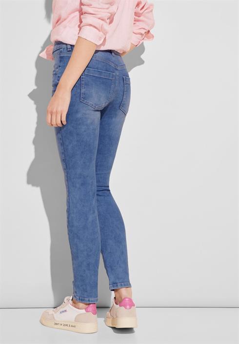 slim-fit-jeans-light-blue-random-wash