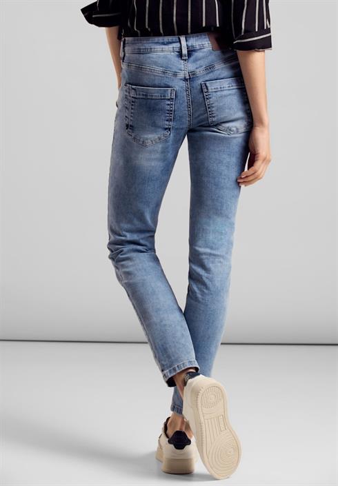 slim-fit-jeans-light-blue-random-wash