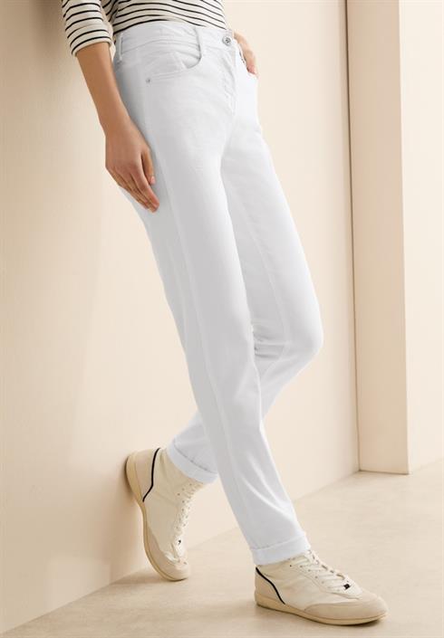 slim-fit-jeans-white