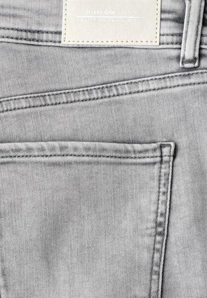 Slim Leg Bermuda mit Turn-Up-Detail mid grey wash