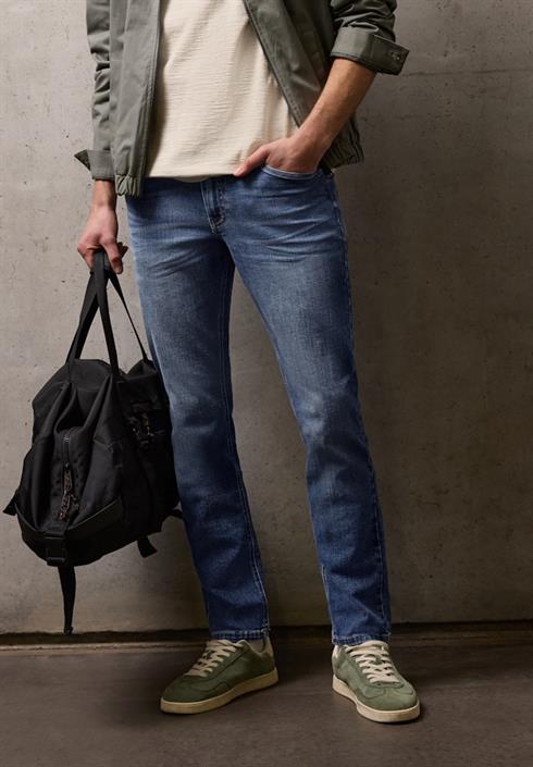 slim-leg-jeans-indigo-blue-random-wash