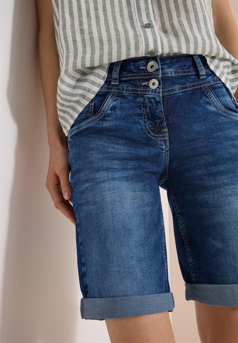 slim-leg-jeansshorts-im-casual-fit-mid-blue-used-wash