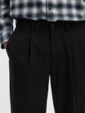 SLM190-REG TAPERED FINN FLEX PANTS NOOS black