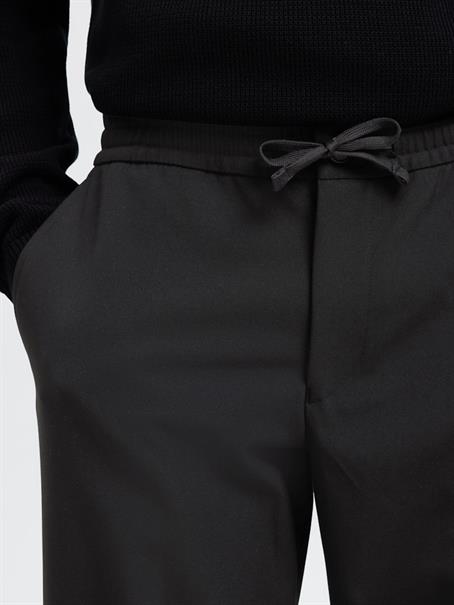 SLM196-STRAIGHT ROBERT STRING PANT NOOS black