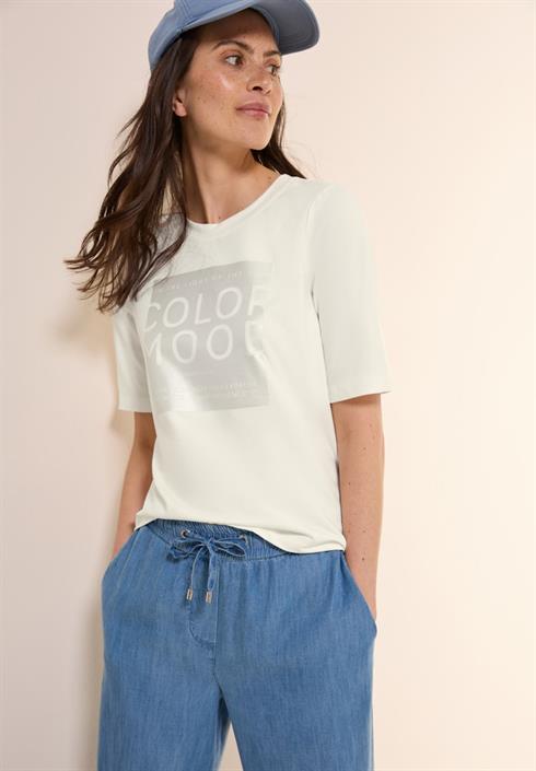 softes-shirt-mit-folienprint-vanilla-white