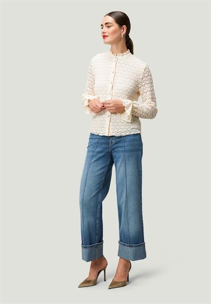 Spitzenbluse mit Knopfleiste eggnog