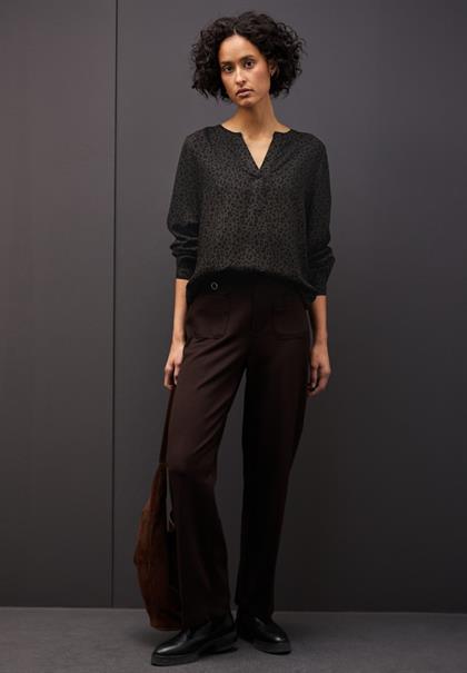 Split Neck Leo Bluse darkest brown