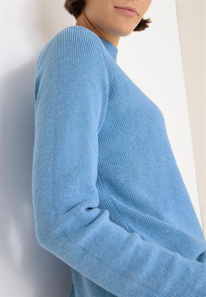 sporty light blue melange