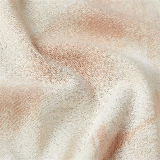 Sprayed letters r t wmn liquid pink sprayed letters