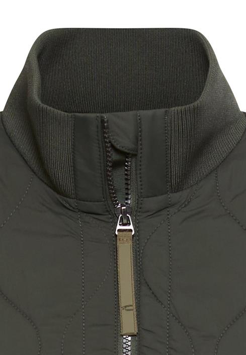 steppjacke-mit-taschen-forest