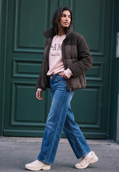 Steppjacke mit Teddy-Details charred brown